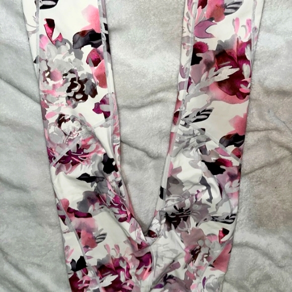 Athleta Salutation Tight Peony 7/8 Leggings Stash Pockets Womens Size XXS - Picture 10 of 11